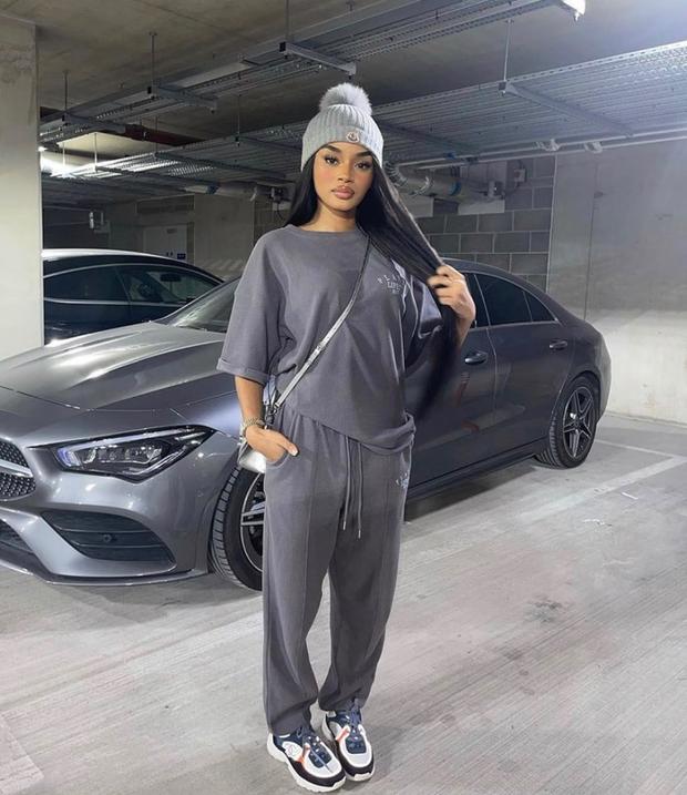 Customer collecting their new car from Players Cars
